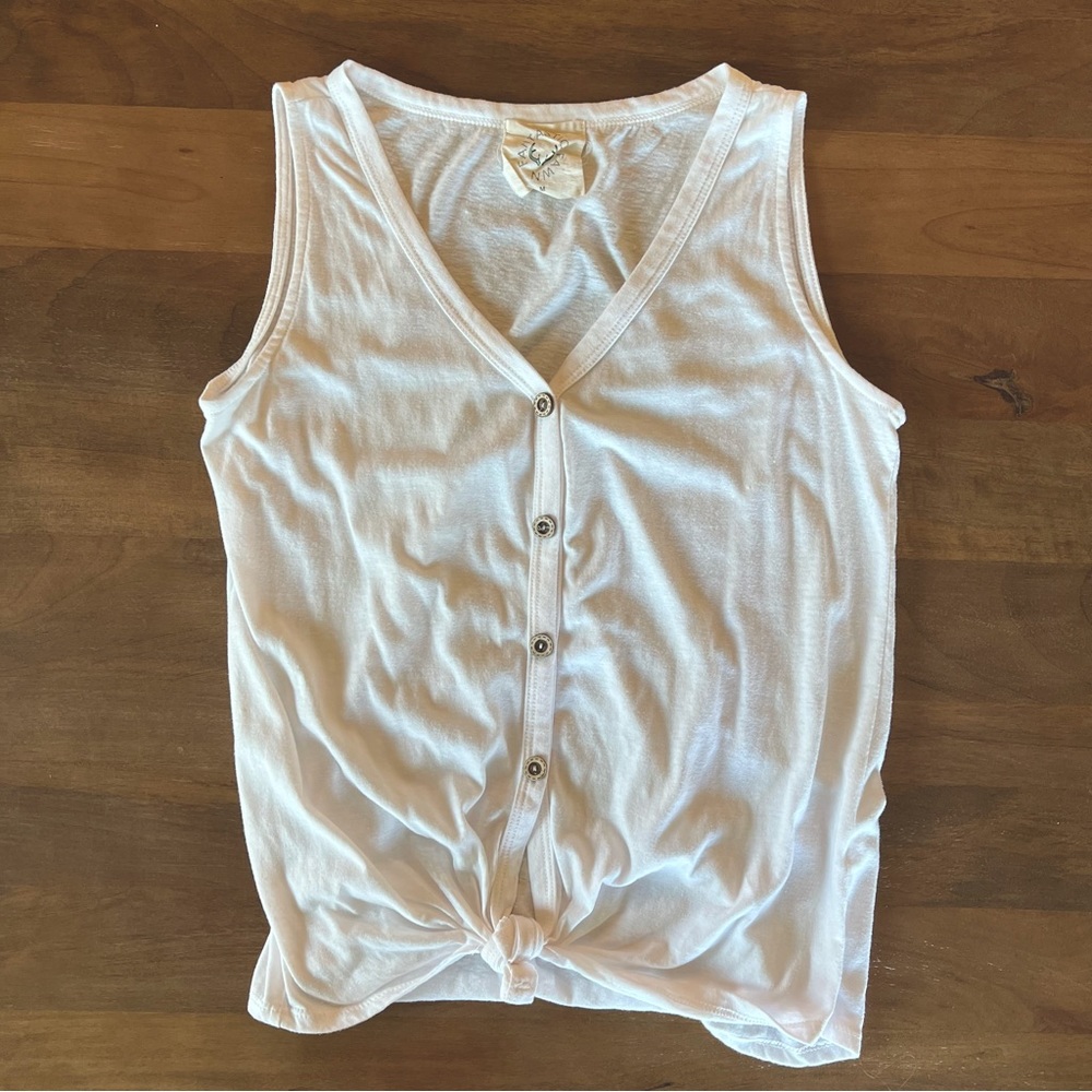 NWOT White Button Knot Tank - V neck - Women’s medium